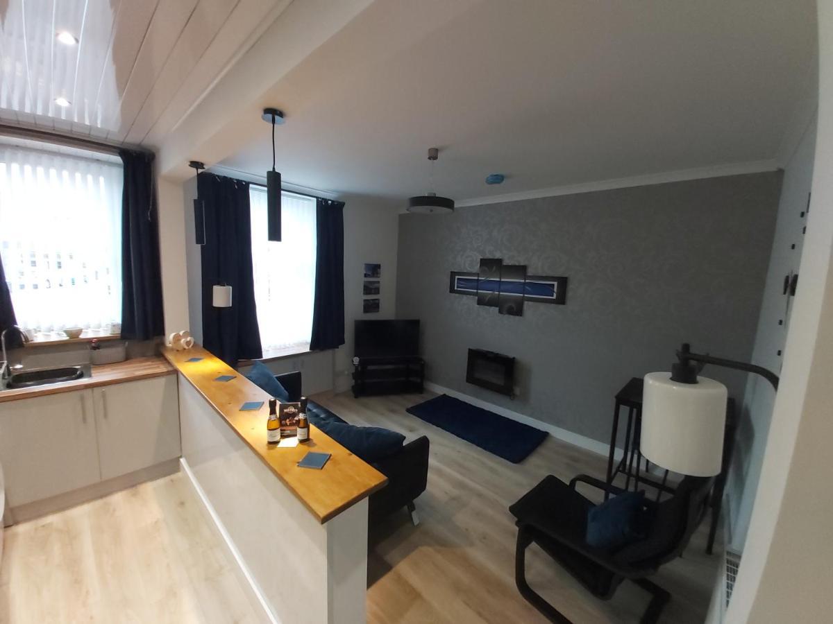 One Bedroom Flat, Very Close To Town Center. Оубън Екстериор снимка