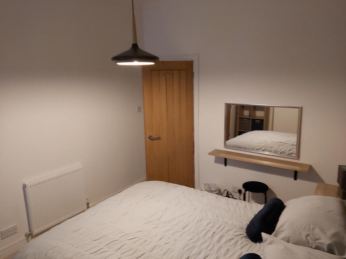One Bedroom Flat, Very Close To Town Center. Оубън Екстериор снимка