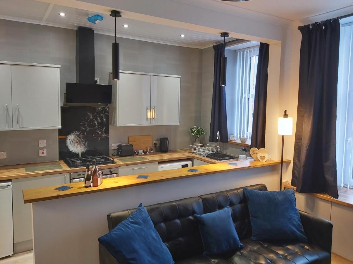One Bedroom Flat, Very Close To Town Center. Оубън Екстериор снимка