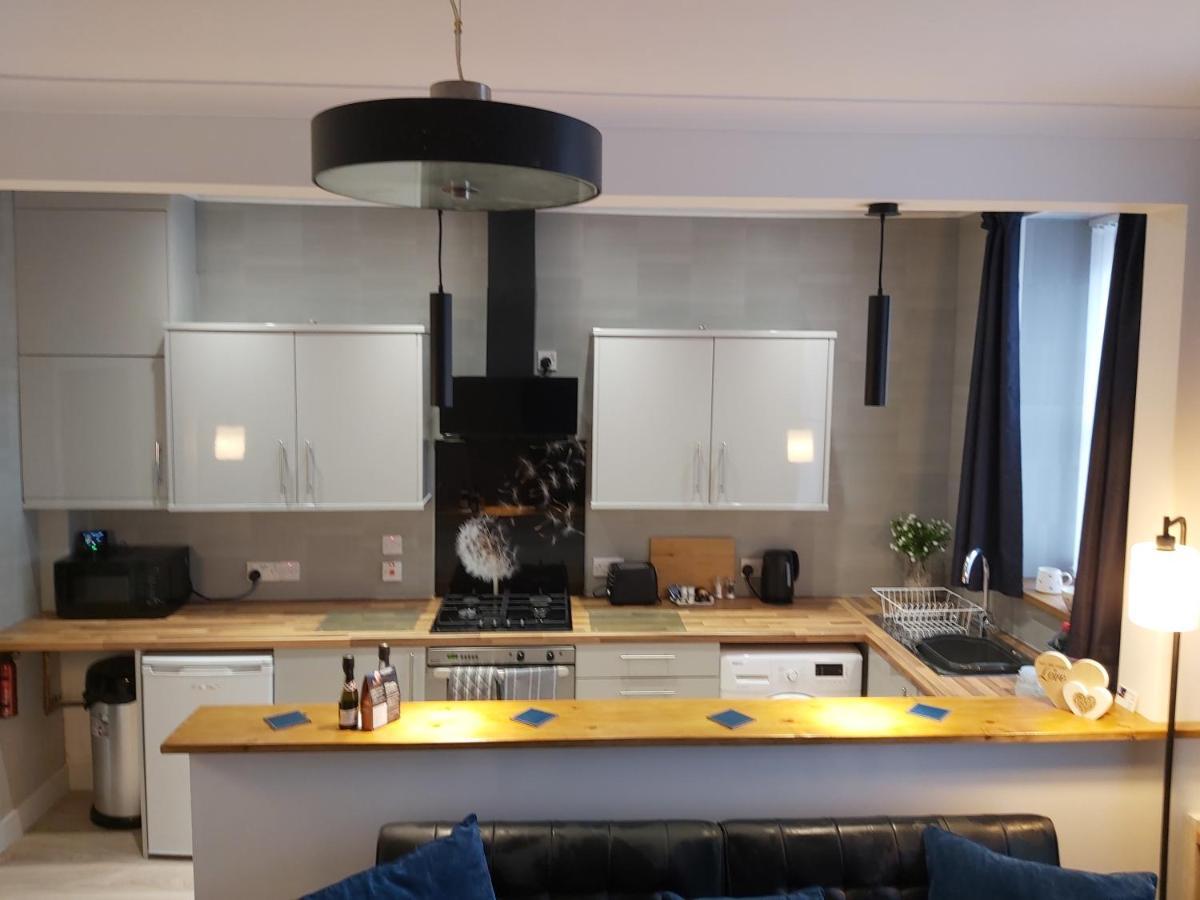 One Bedroom Flat, Very Close To Town Center. Оубън Екстериор снимка
