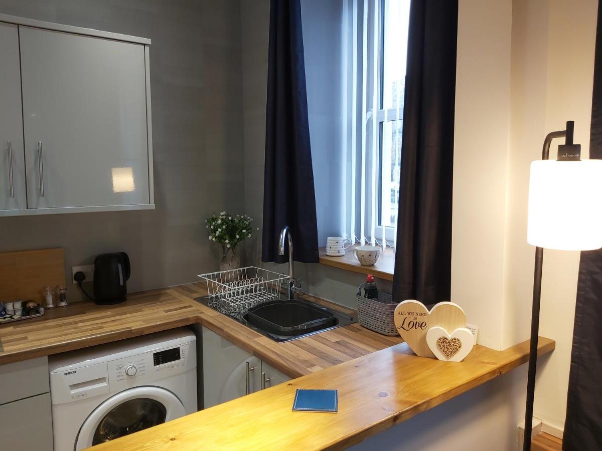 One Bedroom Flat, Very Close To Town Center. Оубън Екстериор снимка